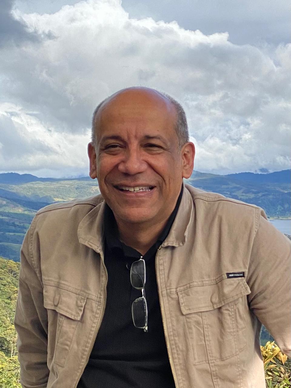 Dr. Maurício Dutra Costa
